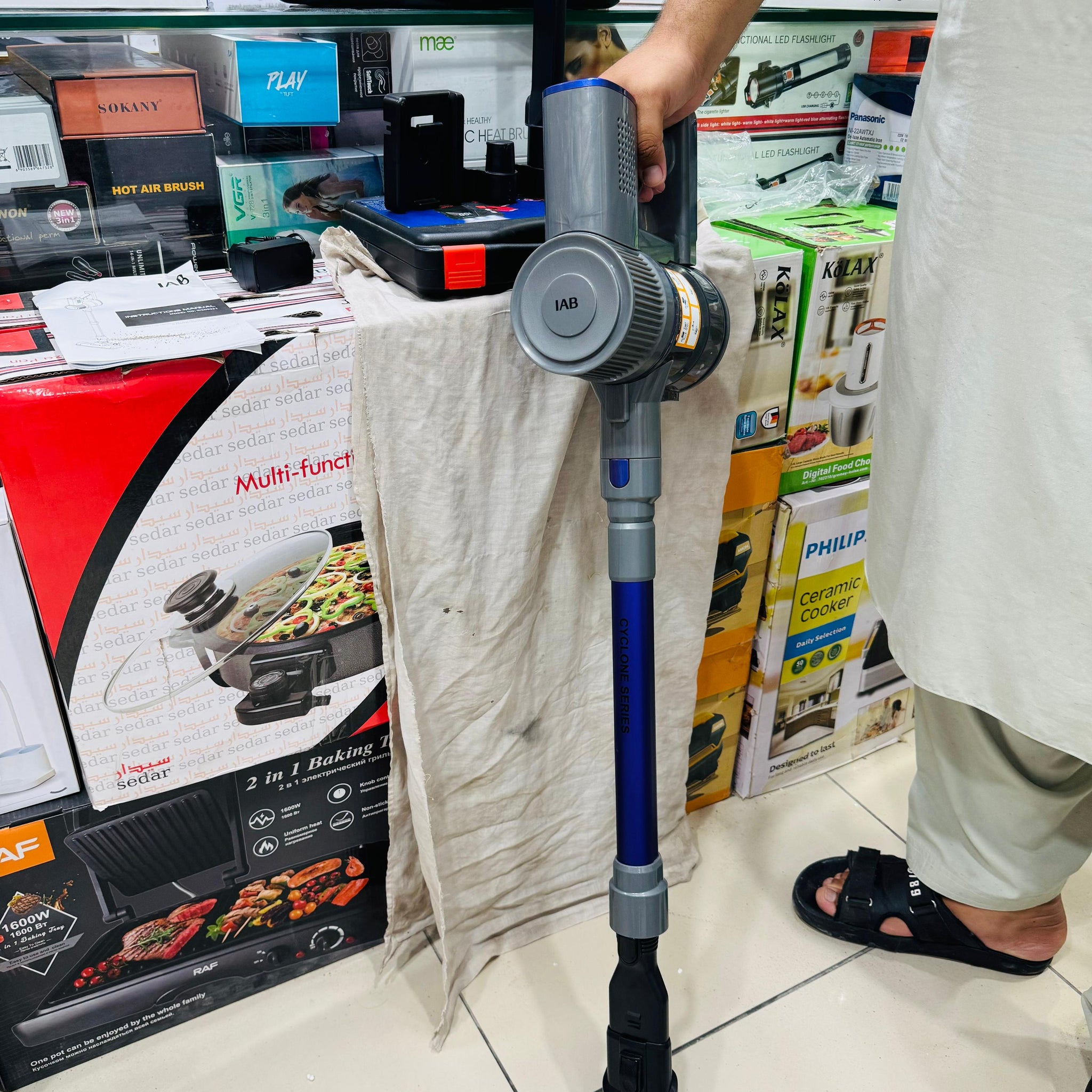 IAB German Lott imported Cordless Vacuume Cleaner . Rechargeable. Best Quality.vacuum